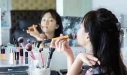 小女孩新皮肤爆料图视频